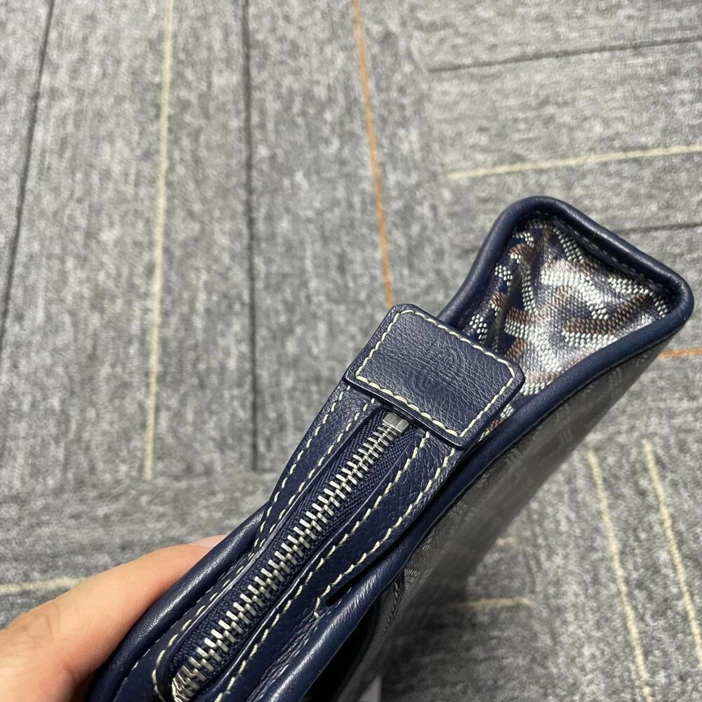 100% Authentic Goyard MM Leather Clutch Bag - Picture 4 of 13